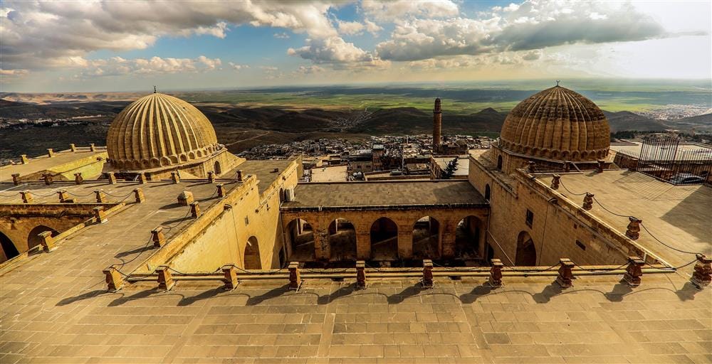 Zinciriye (İsa Bey) Medresesi - Mardin