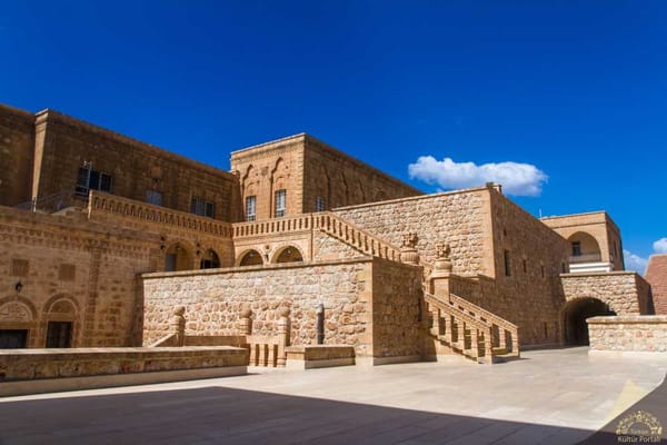 Mor Gabriel Manastırı (Deyrulumur Manastırı)