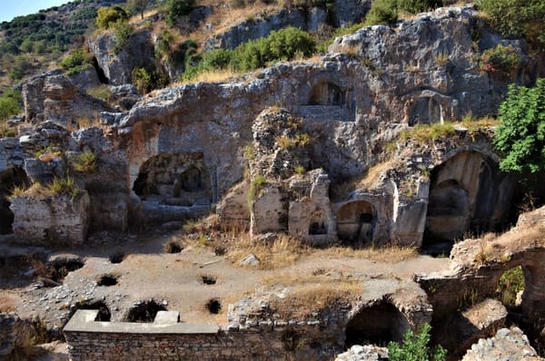Yedi Uyuyanlar Mağarası - İzmir
