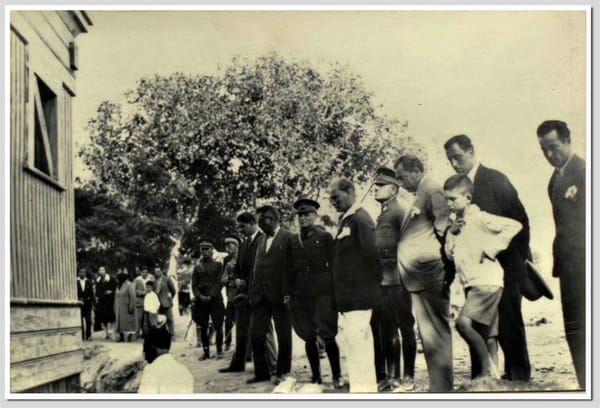 Yürüyen Köşk - Yalova