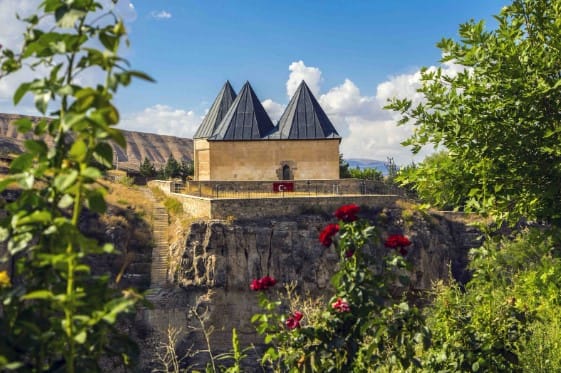 Sultan Melik Türbesi - Erzincan